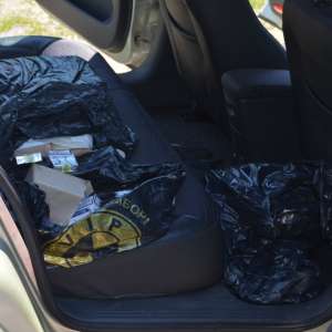 Cartușe cu ţigarete, descoperite într-un autoturism la Iași