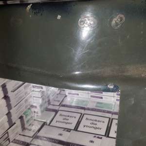 Țigări ascunse într-un autoturism, descoperite la PTF Halmeu