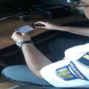 Permis de conducere fals prezentat la control