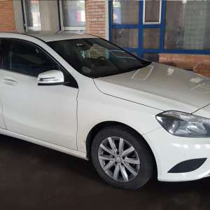 Trei autoturisme căutate de autorităţi, descoperite la frontieră