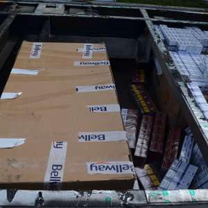 Autoutilitară încărcată cu ţigări de contrabandă, depistată de poliţiştii de frontieră