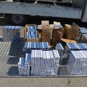 Autoutilitară încărcată cu ţigări de contrabandă, depistată de poliţiştii de frontieră