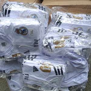 Peste 4.700 de articole textile susceptibile a fi contrafăcute, confiscate la P.T.F. Calafat