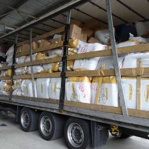 Peste 4.700 de articole textile susceptibile a fi contrafăcute, confiscate la P.T.F. Calafat