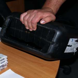 Ţigarete de contradandă confiscate la frontieră   