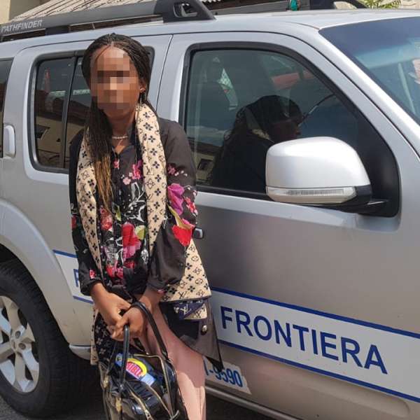 Un cetăţean Congo cu documentele altei persoane, depistat la frontieră, în complicitate cu un cetăţean francez