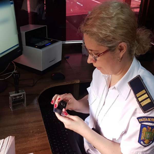 Cetăţean moldovean depistat cu permis de conducere fals la frontieră   