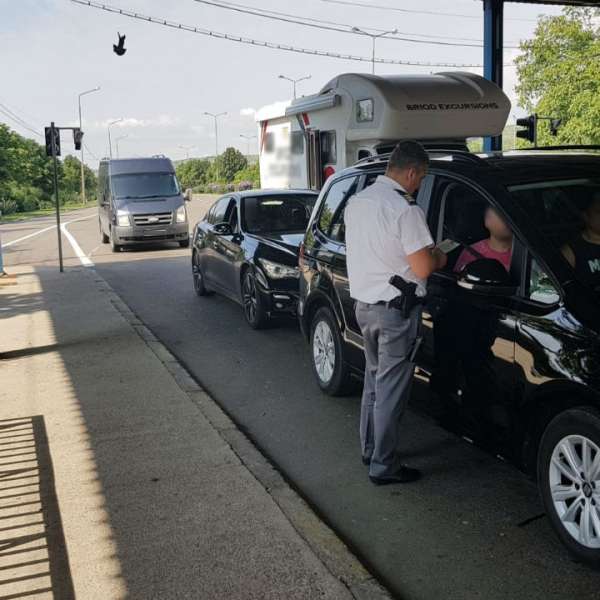 Autovehicule radiate din circulație, descoperite la Albiţa   