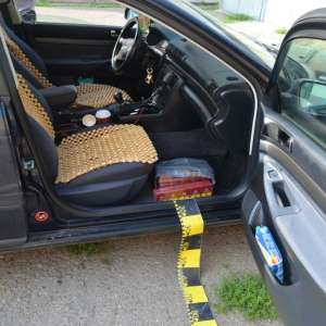 Ţigarete de contrabandă, descoperite în două autoturisme la Iași   