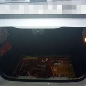 Autoturism încărcat cu ţigări de contrabandă,  descoperit  de poliţiştii de frontieră