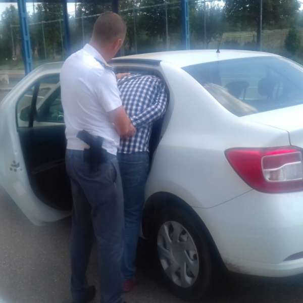 Urmărit internațional, condamnat la 15 ani închisoare, depistat la controlul de frontieră