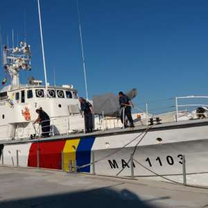Nava MAI 1103 a predat ștafeta navei MAI 1102 a Poliţiei de Frontieră Române care va  supraveghea, timp de 3 luni, frontierele Europei din Marea Egee
