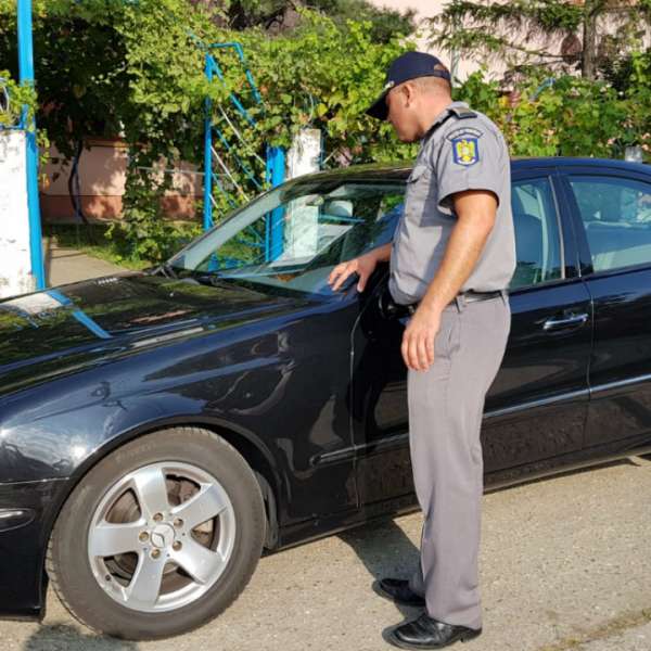 Autoturism căutat în Italia, depistat în PTF Porțile de Fier I