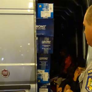 Douăzeci si cinci de migranţi, depistaţi la P.T.F. Calafat ascunși într-un microbuz