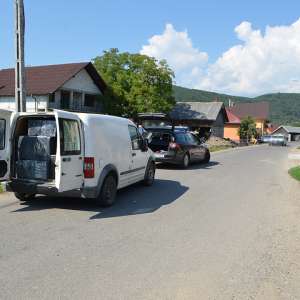 Autoturism plin cu țigări de contrabandă, depistat de polițiștii de frontieră