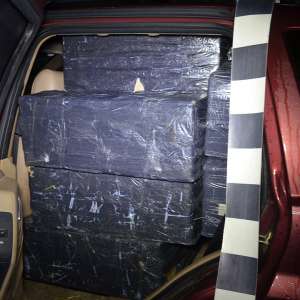 Peste 23.000 pachete cu țigări confiscate la frontiera de nord