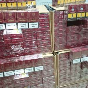 Doi cetățeni cercetați pentru contrabandă și peste 15.000 pachete țigări confiscate