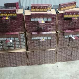 Doi cetățeni cercetați pentru contrabandă și peste 15.000 pachete țigări confiscate