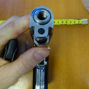 Pistol cu gaze descoperit ascuns într-un autoturism la P.T.F. Calafat