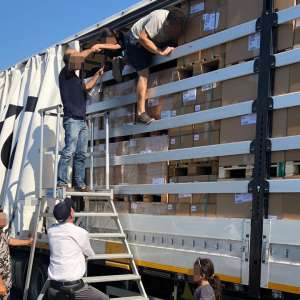 42 de persoane din Irak, Palestina și Siria intenţionau să iasă ilegal din ţară, ascunse în interiorul unui autocamion