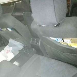 Fiole cu substanţe anabolizante, în valoare de peste 36.000 de lei, descoperite la Albiţa