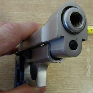 Pistol cu gaz fără documente legale, descoperit la P.T.F. Calafat