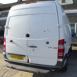 Microbuz căutat de autorităţile din Marea Britanie, descoperit la P.T.F. Calafat