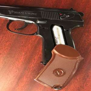 Armă neletală fără documente, descoperită la P.T.F. Sculeni