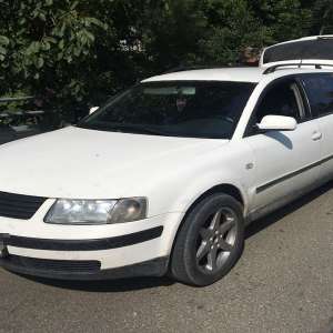 Maramureșean depistat în trafic fără permis de conducere și cu mașina plină cu țigări