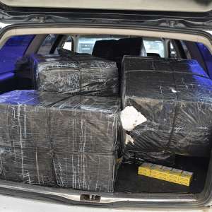 Maramureșean depistat în trafic fără permis de conducere și cu mașina plină cu țigări