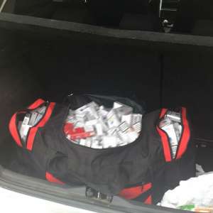 Ţigarete de contrabandă descoperite la frontiera de est