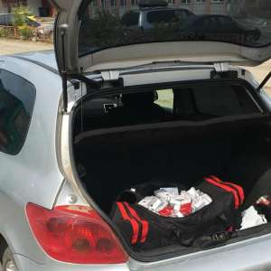 Ţigarete de contrabandă descoperite la frontiera de est