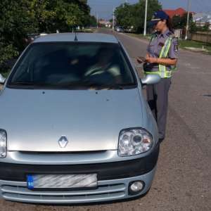 La volan, fără permis de conducere
