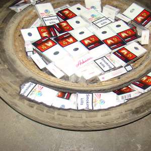 Peste 5.000 pachete cu țigări confiscate la frontiera de nord