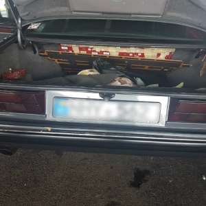 Aproximativ 36.500 țigarete de contrabandă descoperite la frontieră