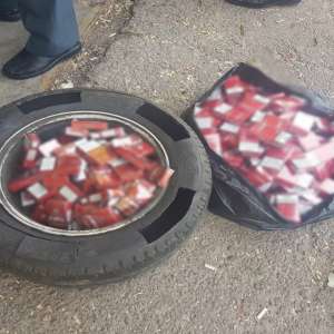 Aproximativ 36.500 țigarete de contrabandă descoperite la frontieră