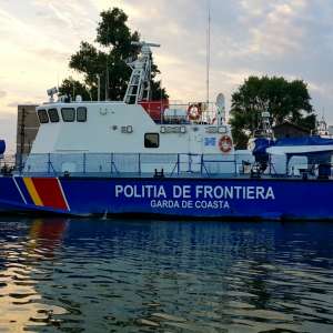 Cetățean român rănit la bordul unui pescador românesc,  transportat în port de către poliţiştii de frontieră