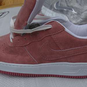 Peste 3.300 de articole textile susceptibile a fi contrafăcute, confiscate la P.T.F. Calafat