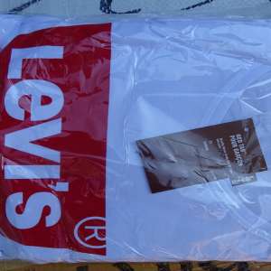 Peste 3.300 de articole textile susceptibile a fi contrafăcute, confiscate la P.T.F. Calafat