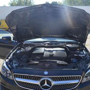 Două autoturisme căutate de autorităţi, descoperite la frontieră