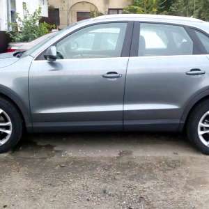 Două autoturisme căutate de autorităţi, descoperite la frontieră