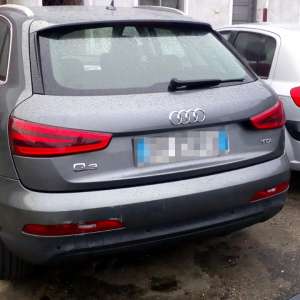 Două autoturisme căutate de autorităţi, descoperite la frontieră