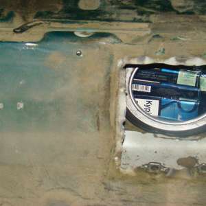 Țigări ascunse în rezervorul unui autoturism, depistate la frontieră