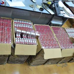 Peste 24.700 pachete cu țigări confiscate la frontiera de nord