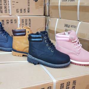 Articole contrafăcute, în valoare de peste 750.000 lei,confiscate în Portul Constanţa Sud Agigea