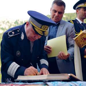 Parteneriate în folosul comunității