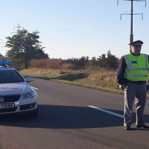 Depistat conducând un autoturism, deși nu avea acest drept  