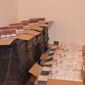 Aproximativ 13.000 de pachete cu țigări confiscate la frontiera de nord