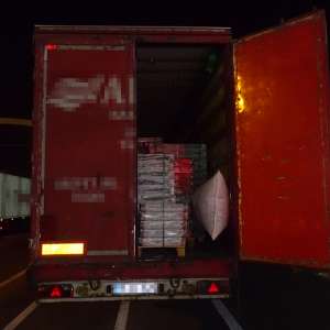 Patru cetățeni afgani descoperiți ascunși într-un camion la P.T.F. Giurgiu