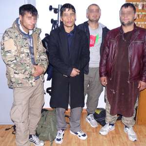 Patru cetățeni afgani descoperiți ascunși într-un camion la P.T.F. Giurgiu